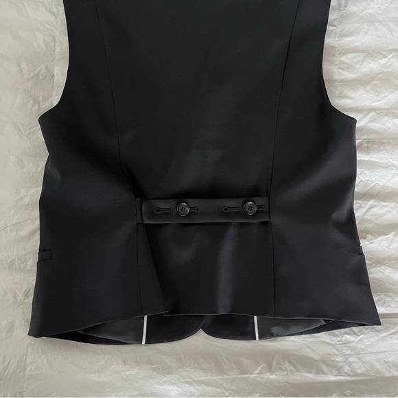 COS | Cropped Single-Breasted Waistcoat - Picture 8 of 15